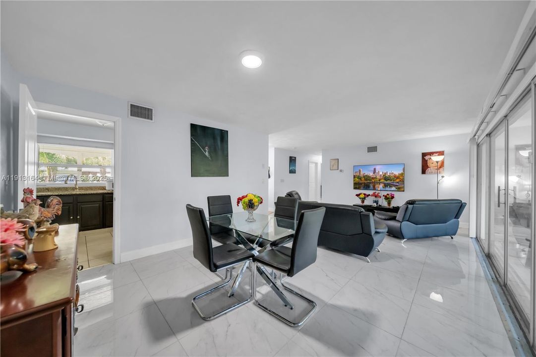 For Rent: $2,100 (3 beds, 2 baths, 1297 Square Feet)