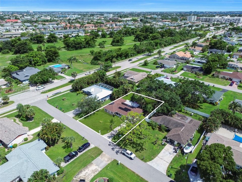 For Rent: $2,100 (3 beds, 2 baths, 1297 Square Feet)