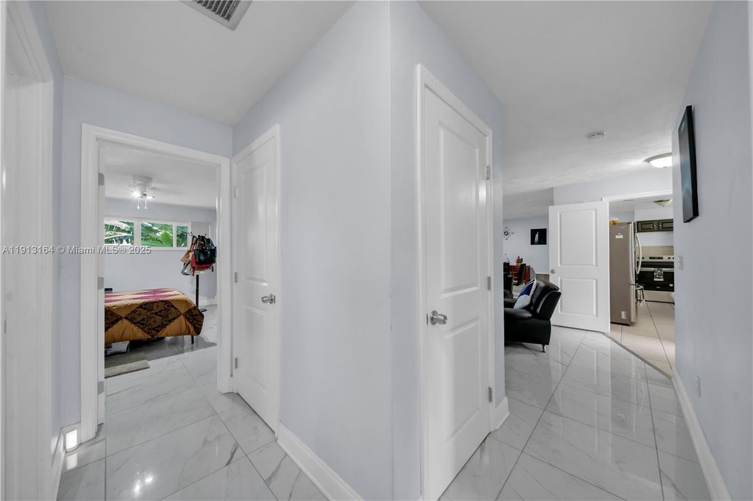 For Rent: $2,100 (3 beds, 2 baths, 1297 Square Feet)