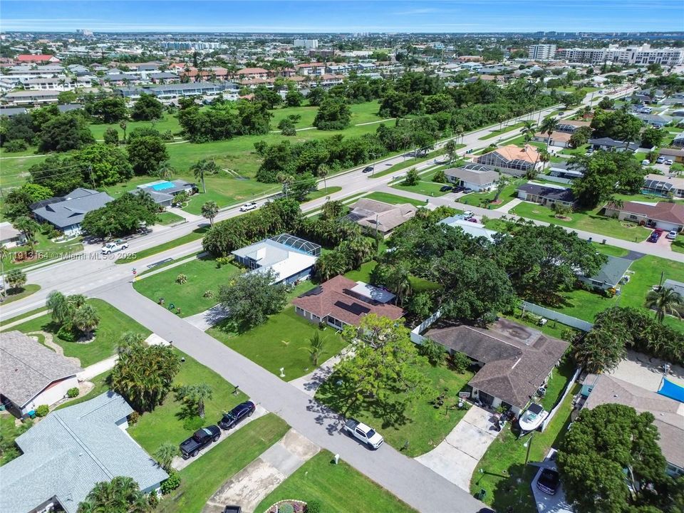 For Rent: $2,100 (3 beds, 2 baths, 1297 Square Feet)