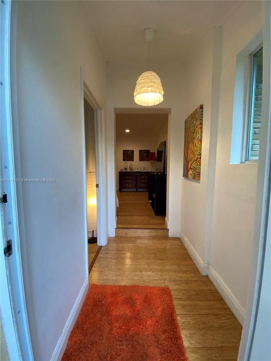 Active With Contract: $2,900 (3 beds, 2 baths, 1035 Square Feet)