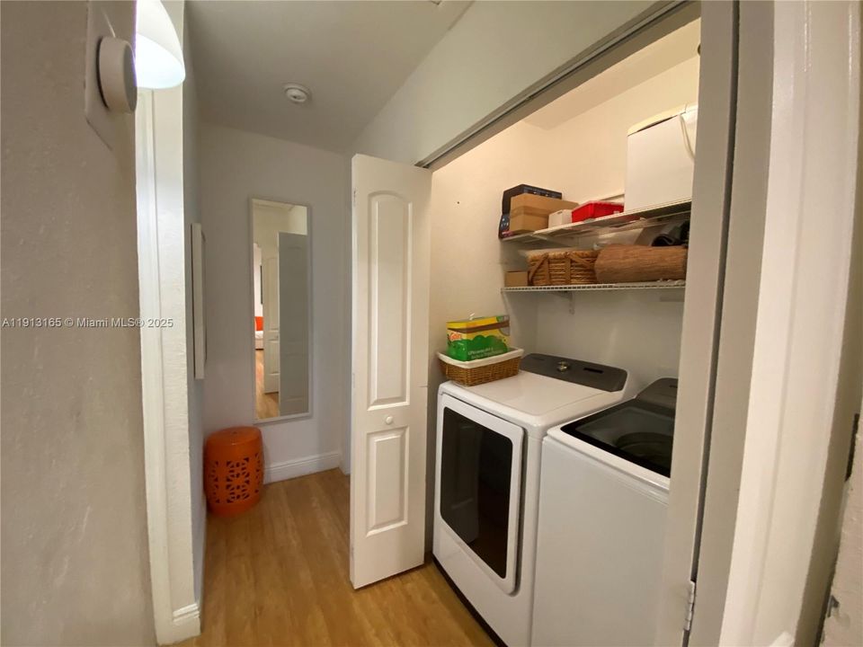 Active With Contract: $2,900 (3 beds, 2 baths, 1035 Square Feet)