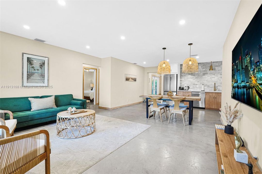 For Sale: $779,000 (3 beds, 2 baths, 1676 Square Feet)