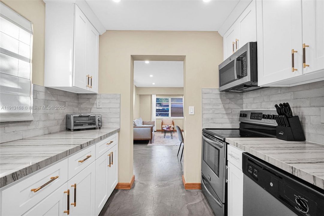 For Sale: $779,000 (3 beds, 2 baths, 1676 Square Feet)