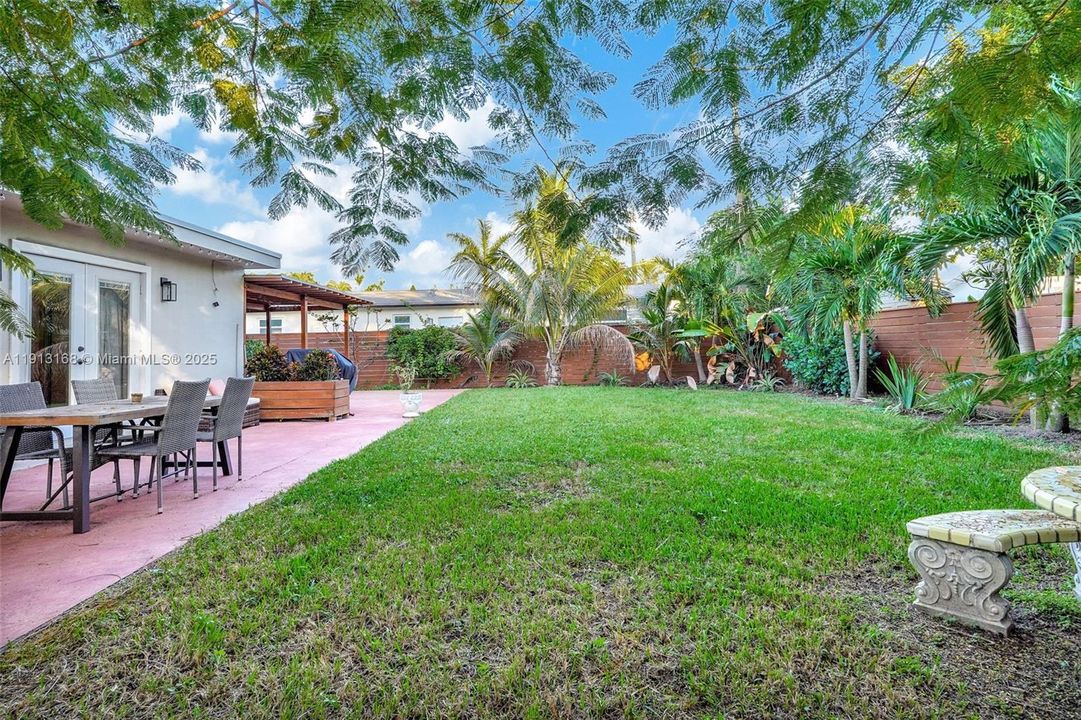 For Sale: $779,000 (3 beds, 2 baths, 1676 Square Feet)