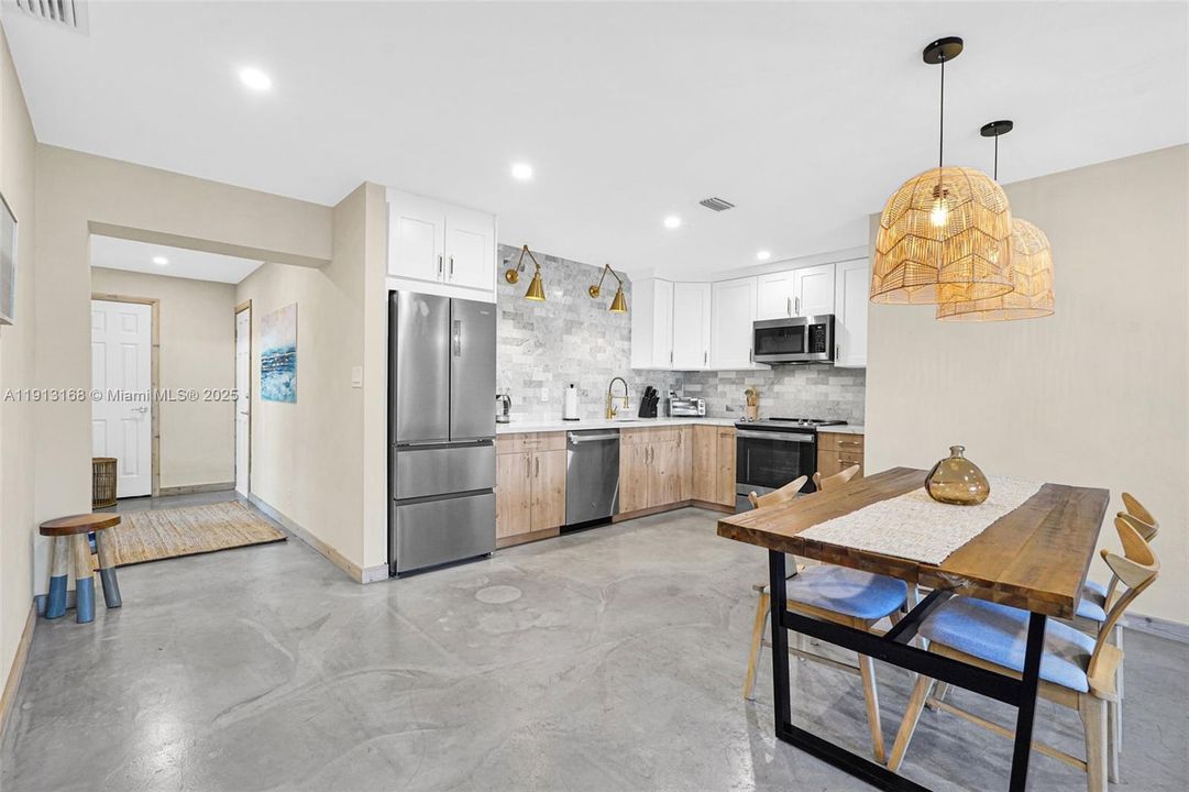 For Sale: $779,000 (3 beds, 2 baths, 1676 Square Feet)