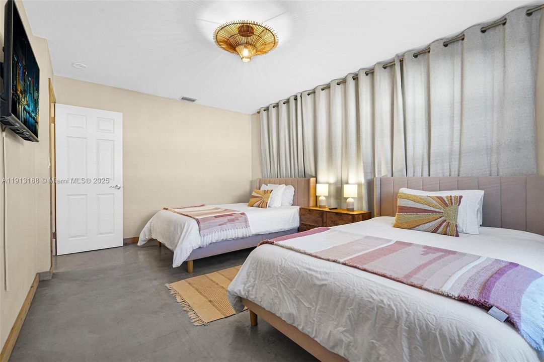 For Sale: $779,000 (3 beds, 2 baths, 1676 Square Feet)