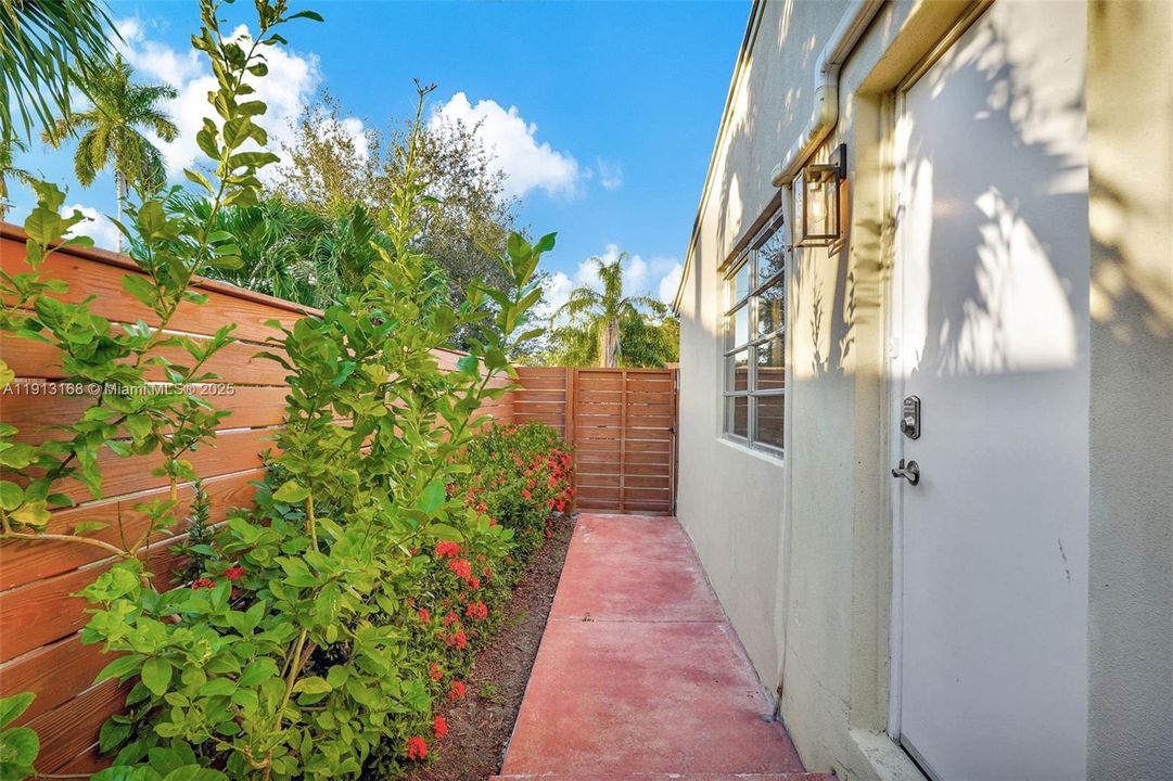 For Sale: $779,000 (3 beds, 2 baths, 1676 Square Feet)