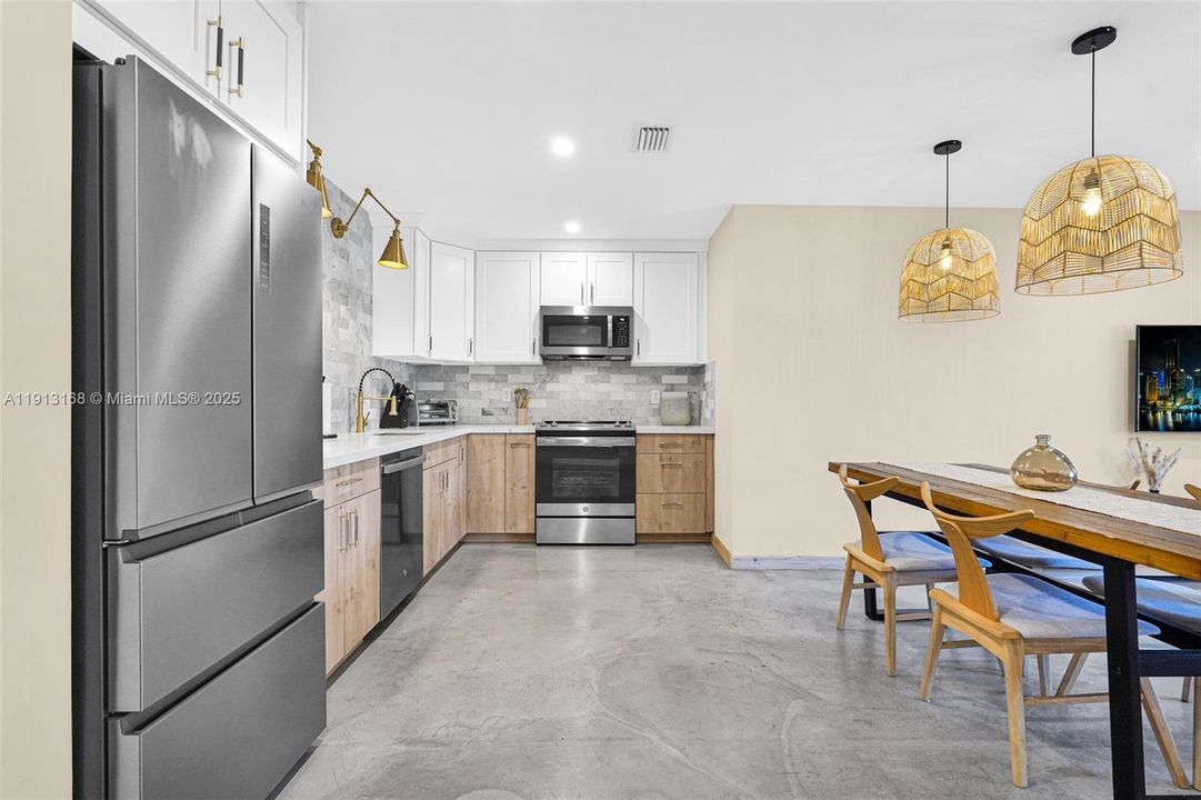 For Sale: $779,000 (3 beds, 2 baths, 1676 Square Feet)