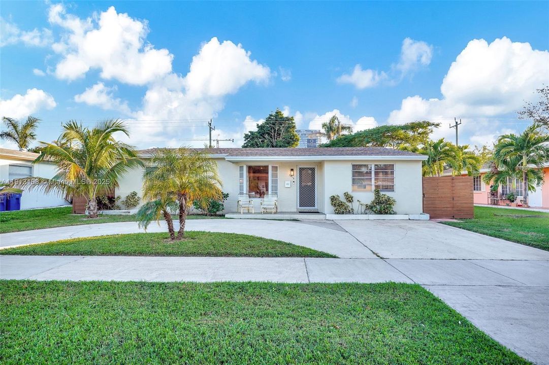 For Sale: $779,000 (3 beds, 2 baths, 1676 Square Feet)