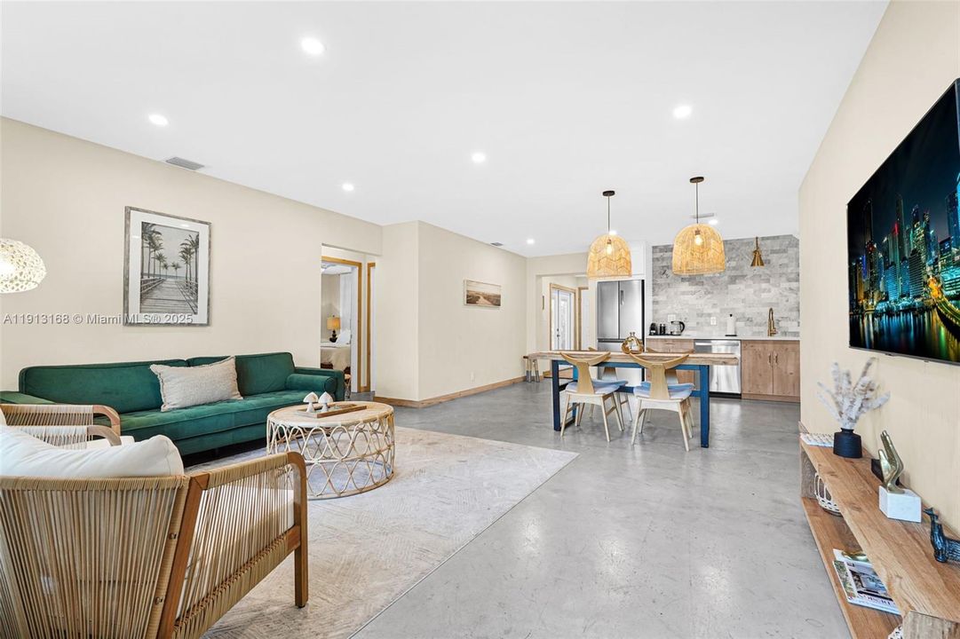 For Sale: $779,000 (3 beds, 2 baths, 1676 Square Feet)