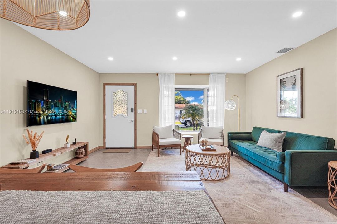 For Sale: $779,000 (3 beds, 2 baths, 1676 Square Feet)