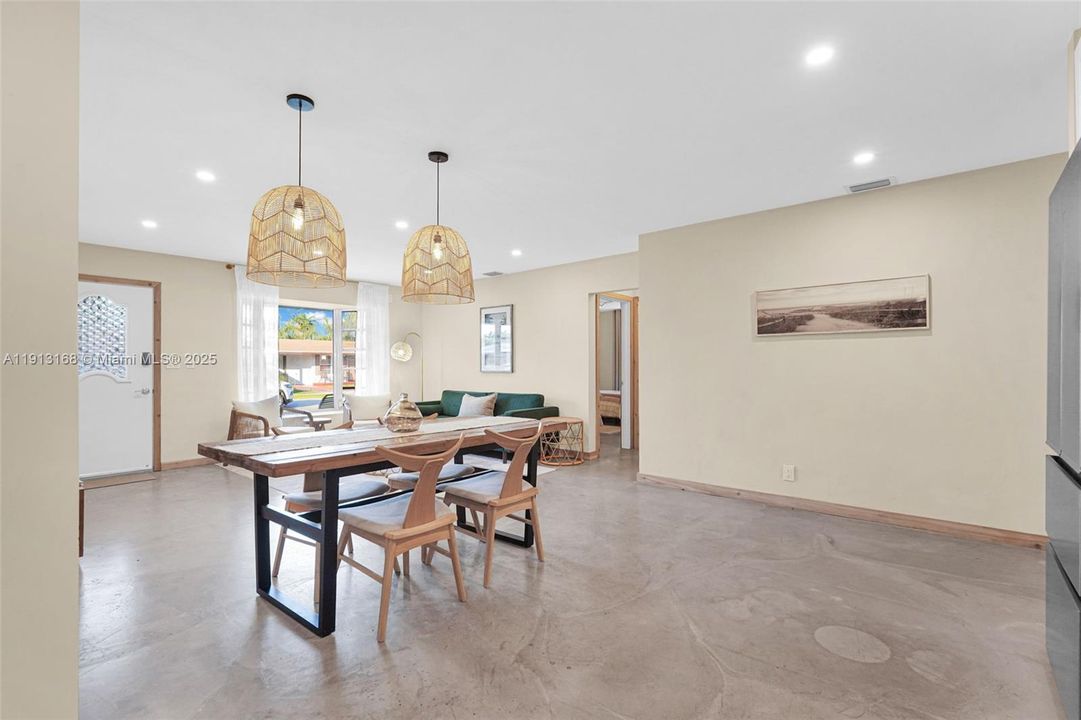 For Sale: $779,000 (3 beds, 2 baths, 1676 Square Feet)