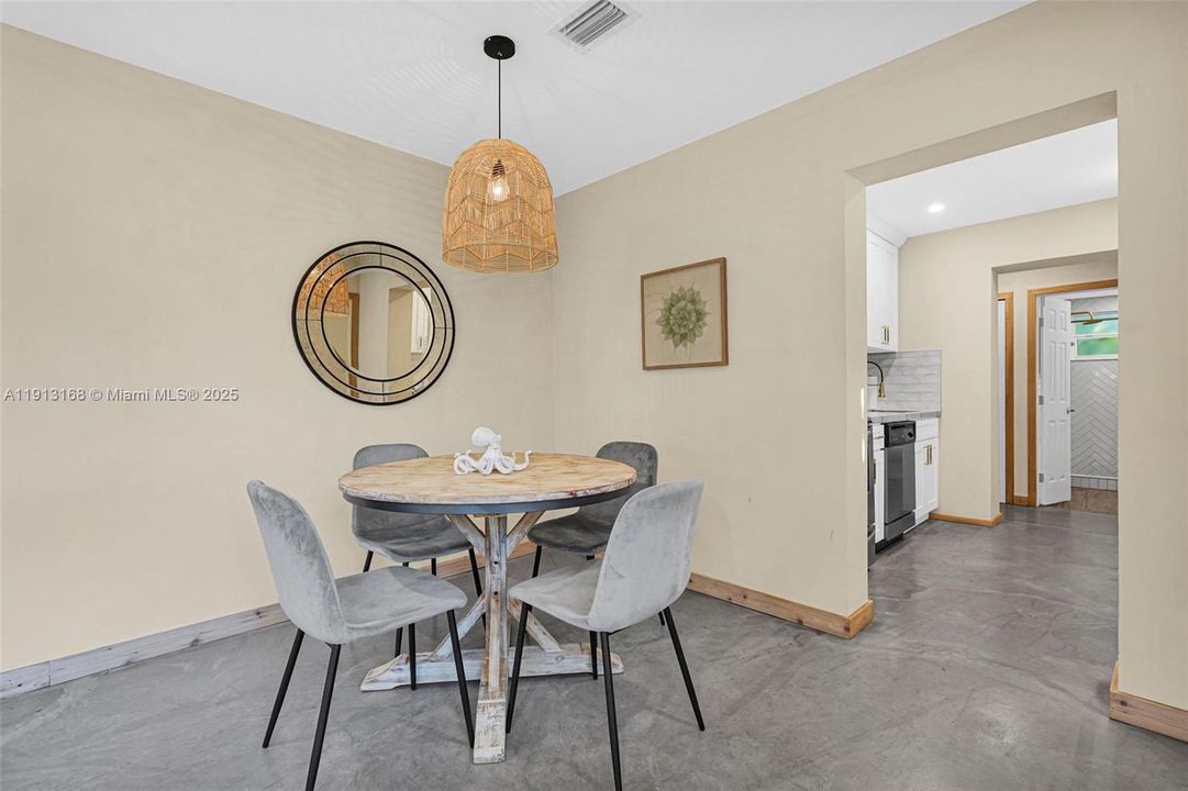 For Sale: $779,000 (3 beds, 2 baths, 1676 Square Feet)