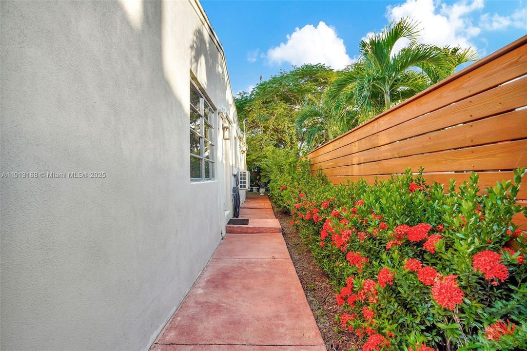 For Sale: $779,000 (3 beds, 2 baths, 1676 Square Feet)