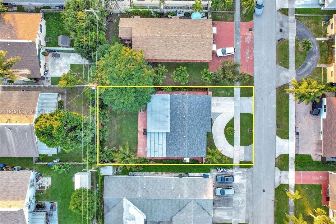 For Sale: $779,000 (3 beds, 2 baths, 1676 Square Feet)