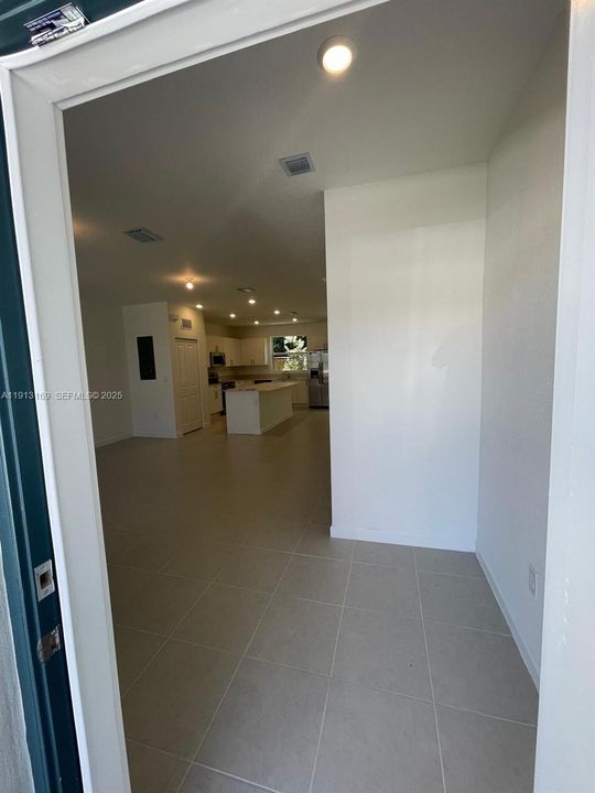 В аренду: $2,450 (3 спален, 2 ванн, 1574 Квадратных фут)