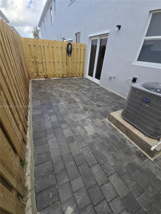 For Rent: $2,450 (3 beds, 2 baths, 1376 Square Feet)