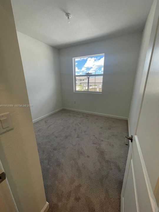 В аренду: $2,450 (3 спален, 2 ванн, 1574 Квадратных фут)