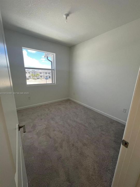 В аренду: $2,450 (3 спален, 2 ванн, 1574 Квадратных фут)