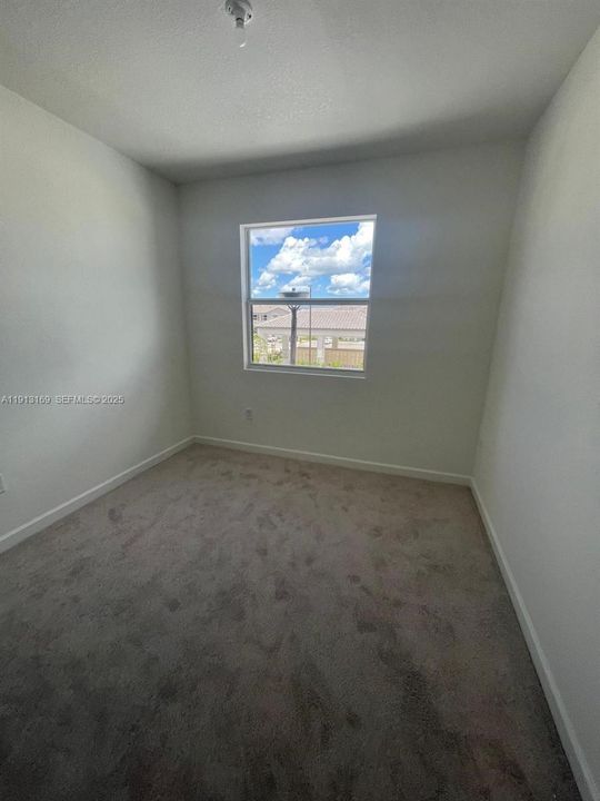 В аренду: $2,450 (3 спален, 2 ванн, 1574 Квадратных фут)