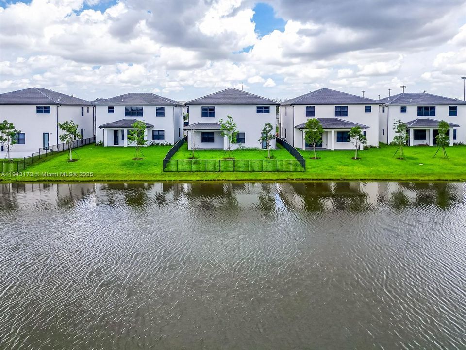 В аренду: $7,400 (5 спален, 4 ванн, 3633 Квадратных фут)