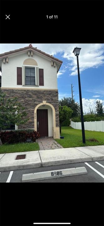 Active With Contract: $3,100 (3 beds, 2 baths, 1545 Square Feet)
