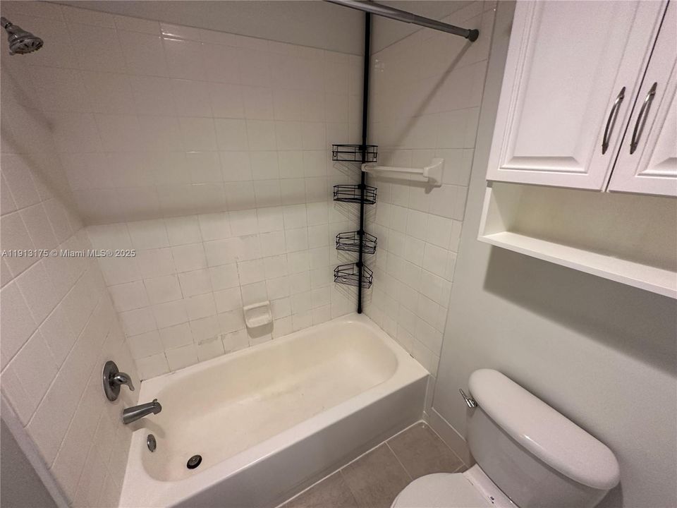 For Rent: $1,800 (0 beds, 1 baths, 545 Square Feet)