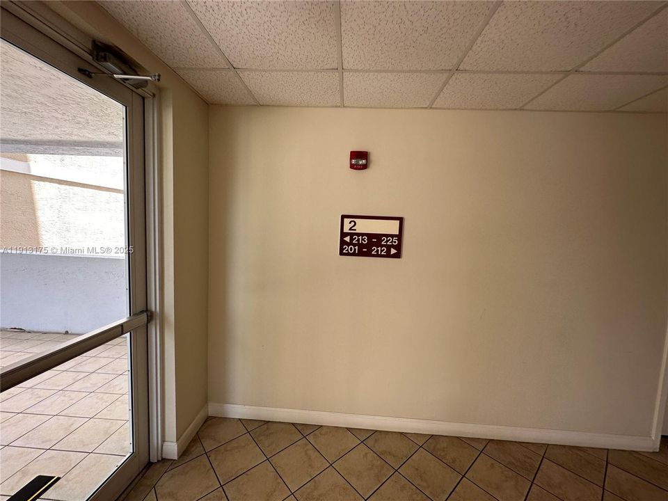 For Rent: $1,800 (0 beds, 1 baths, 545 Square Feet)