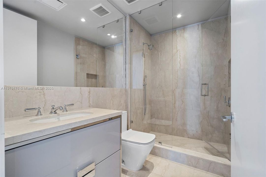 В аренду: $32,500 (3 спален, 4 ванн, 2688 Квадратных фут)