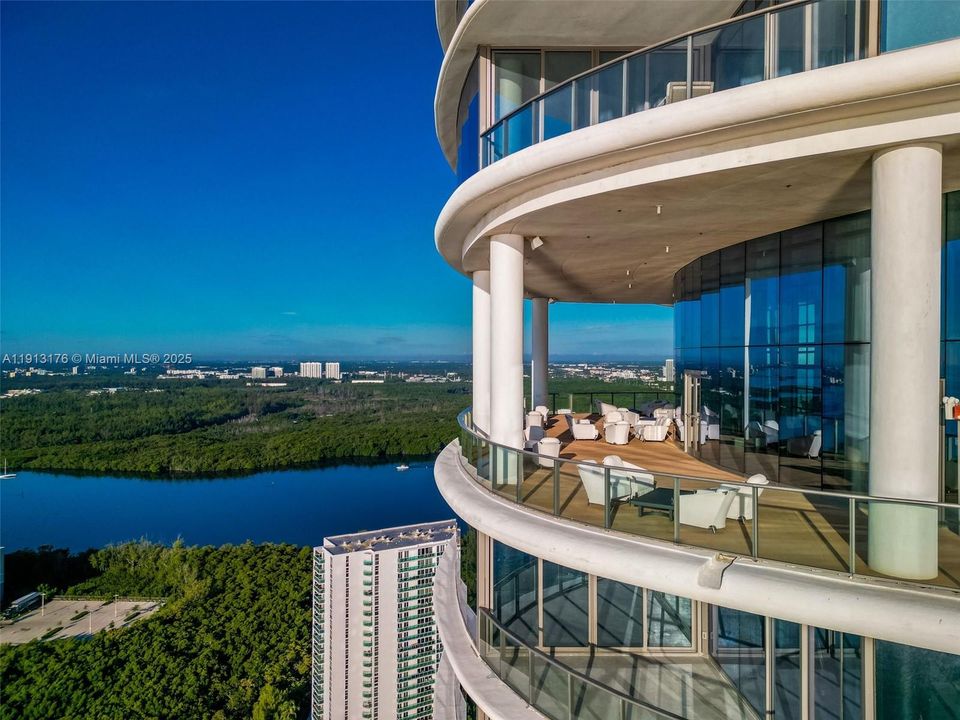 В аренду: $32,500 (3 спален, 4 ванн, 2688 Квадратных фут)