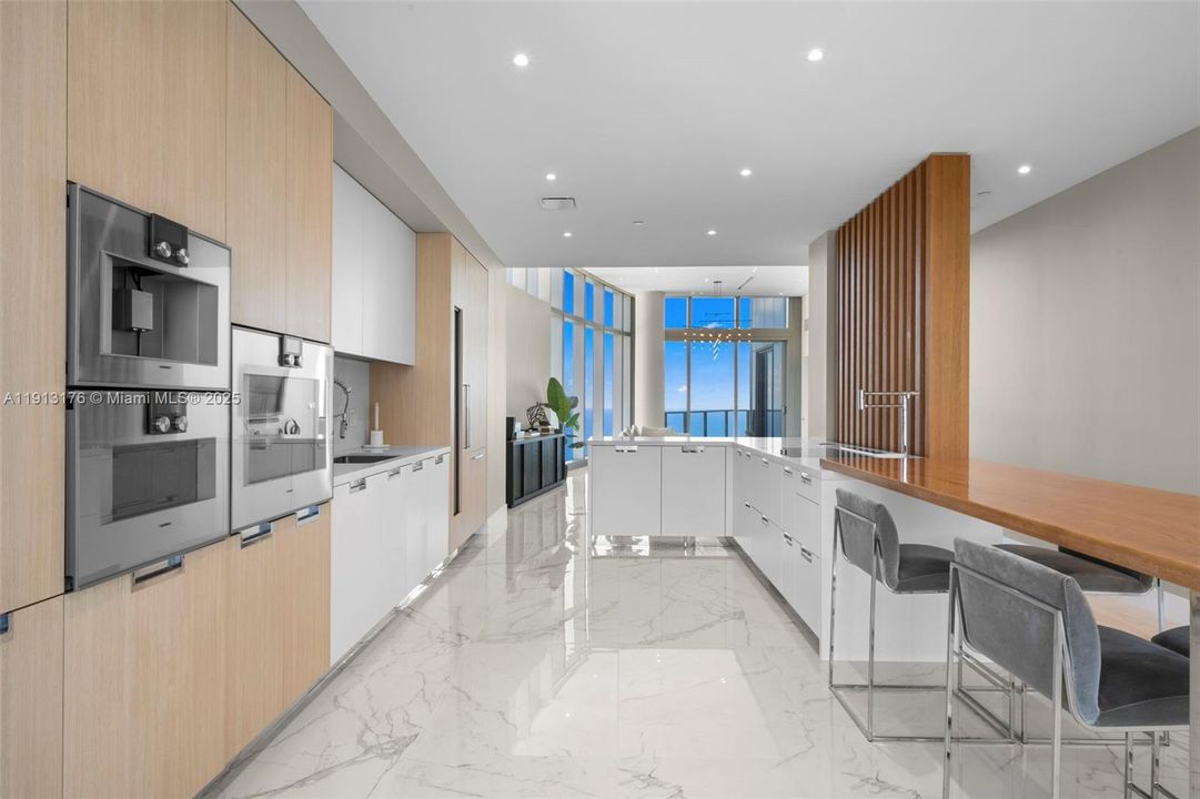 В аренду: $32,500 (3 спален, 4 ванн, 2688 Квадратных фут)