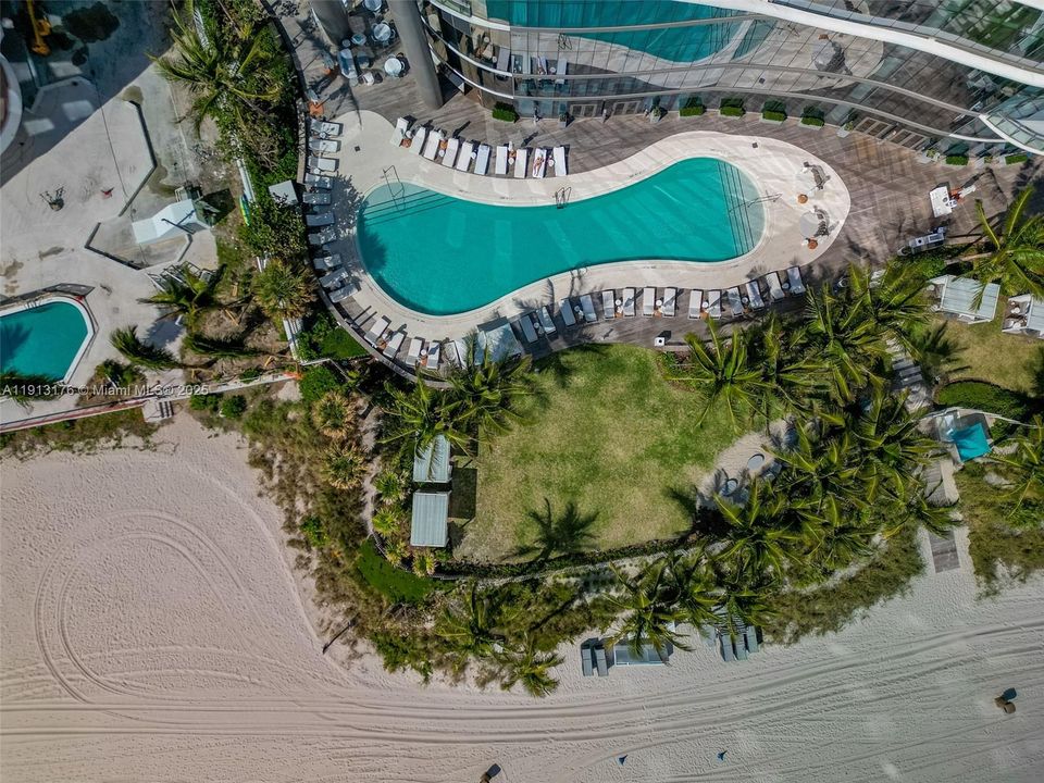 В аренду: $32,500 (3 спален, 4 ванн, 2688 Квадратных фут)