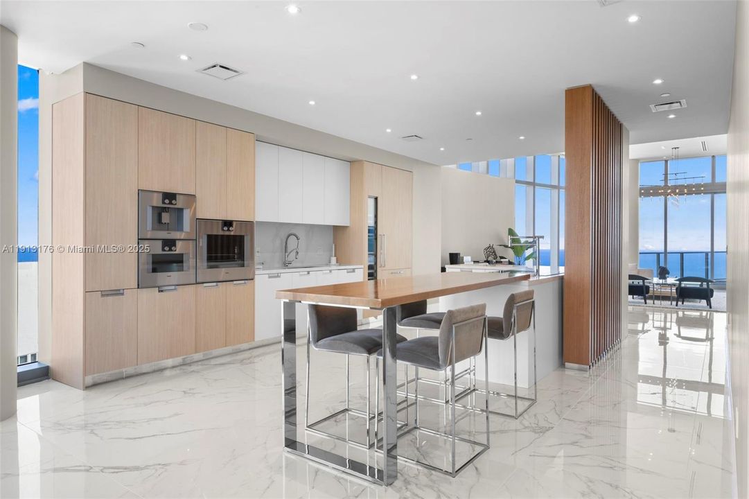 В аренду: $32,500 (3 спален, 4 ванн, 2688 Квадратных фут)