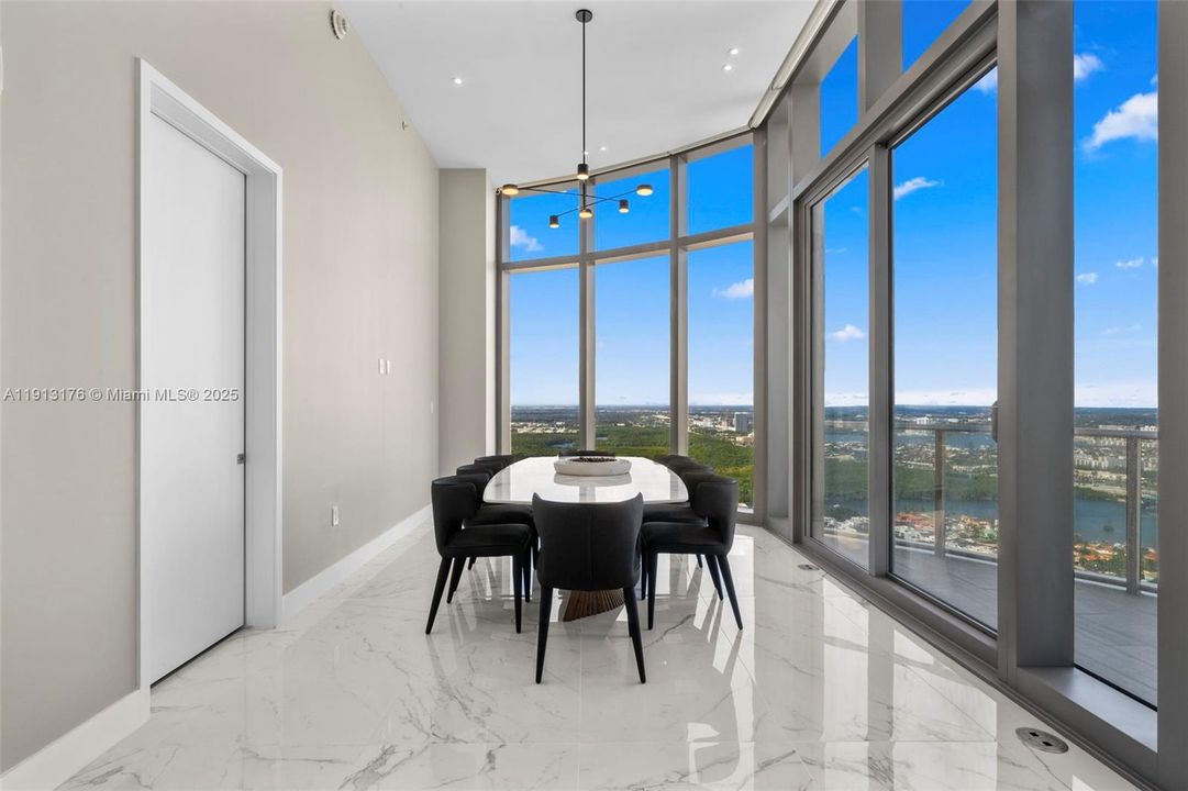 В аренду: $32,500 (3 спален, 4 ванн, 2688 Квадратных фут)