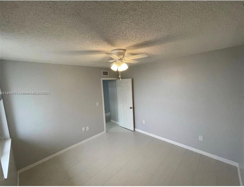 For Rent: $2,800 (3 beds, 2 baths, 2010 Square Feet)