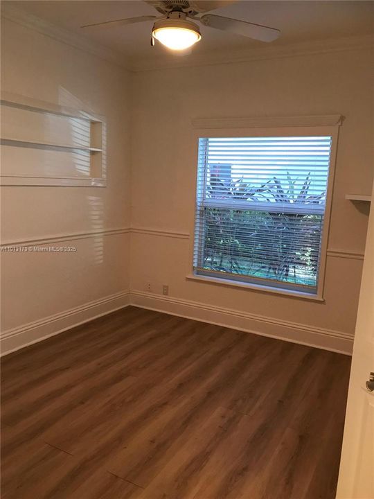 Active With Contract: $2,800 (3 beds, 2 baths, 1137 Square Feet)