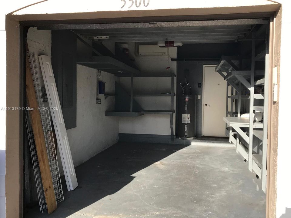 Active With Contract: $2,800 (3 beds, 2 baths, 1137 Square Feet)