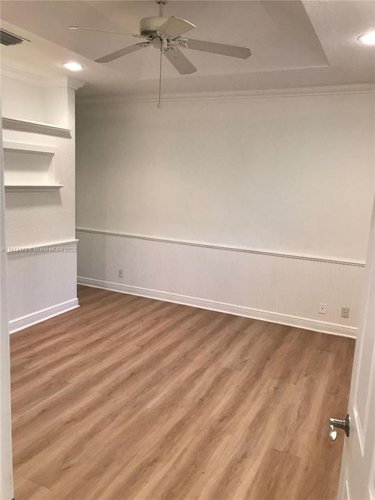 Active With Contract: $2,800 (3 beds, 2 baths, 1137 Square Feet)