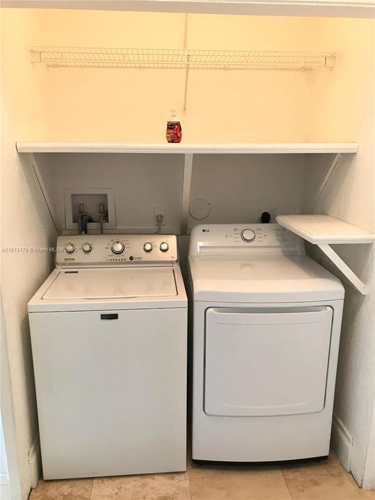 Active With Contract: $2,800 (3 beds, 2 baths, 1137 Square Feet)