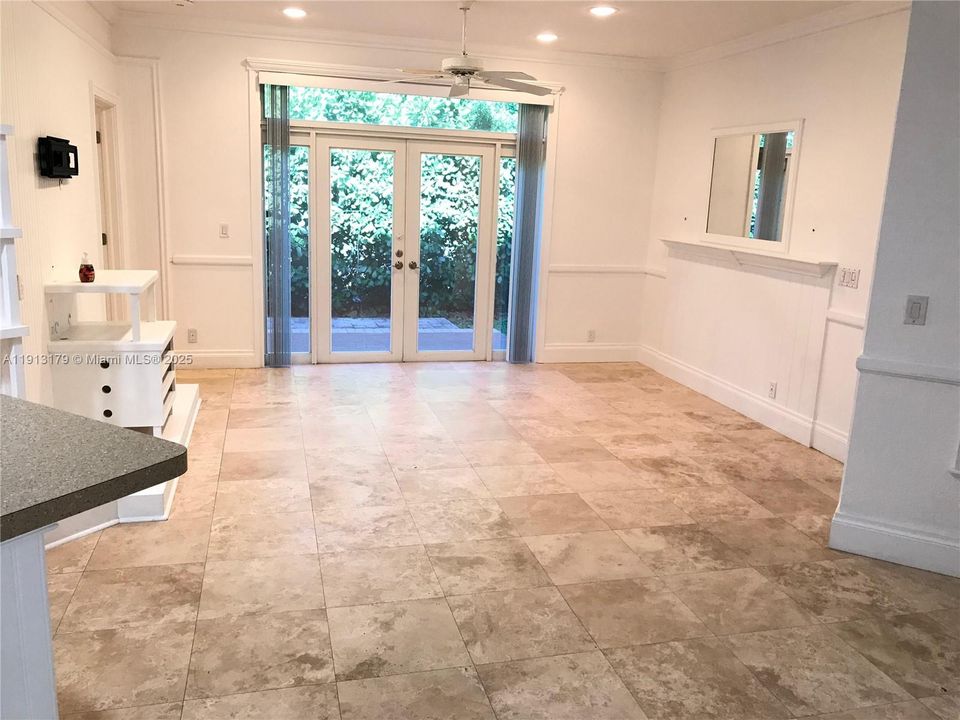 Active With Contract: $2,800 (3 beds, 2 baths, 1137 Square Feet)