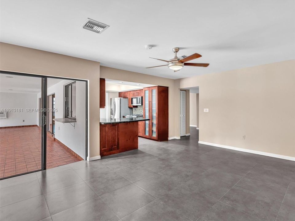 На продажу: $910,000 (4 спален, 2 ванн, 1754 Квадратных фут)