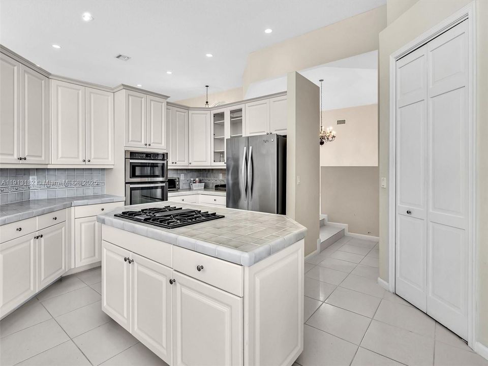 For Sale: $2,170,000 (5 beds, 5 baths, 3857 Square Feet)