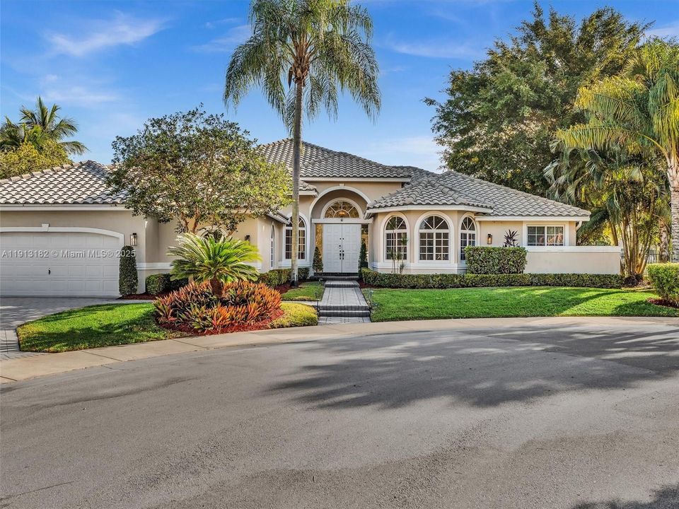 For Sale: $2,170,000 (5 beds, 5 baths, 3857 Square Feet)