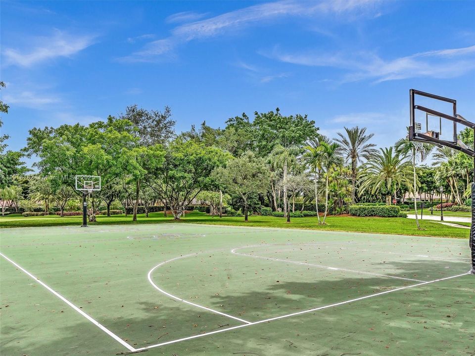 For Sale: $2,170,000 (5 beds, 5 baths, 3857 Square Feet)