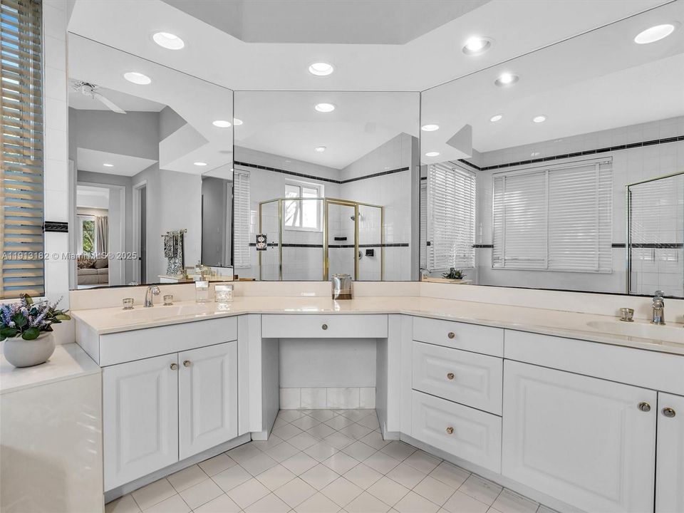 For Sale: $2,170,000 (5 beds, 5 baths, 3857 Square Feet)