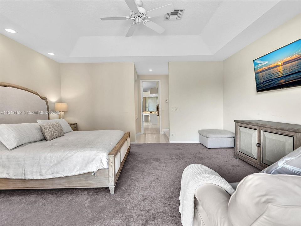 For Sale: $2,170,000 (5 beds, 5 baths, 3857 Square Feet)