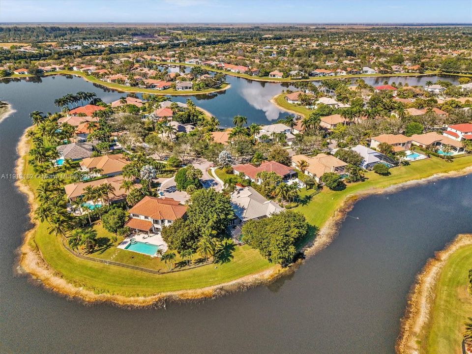 For Sale: $2,170,000 (5 beds, 5 baths, 3857 Square Feet)