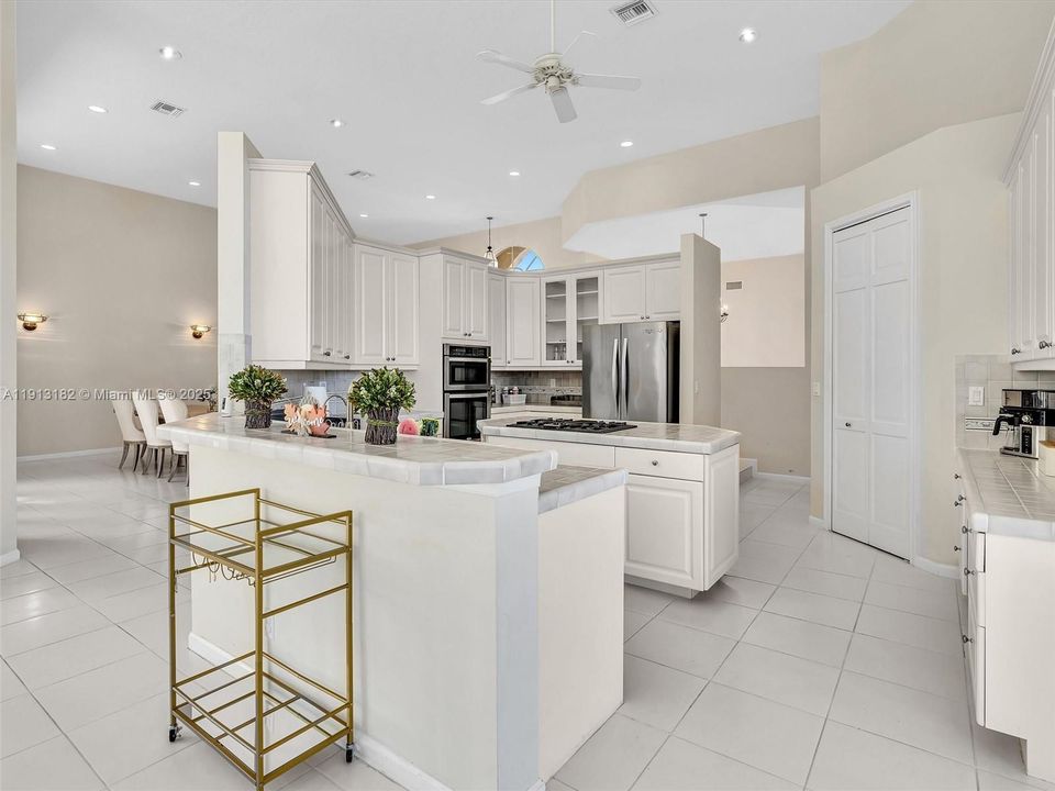 For Sale: $2,170,000 (5 beds, 5 baths, 3857 Square Feet)