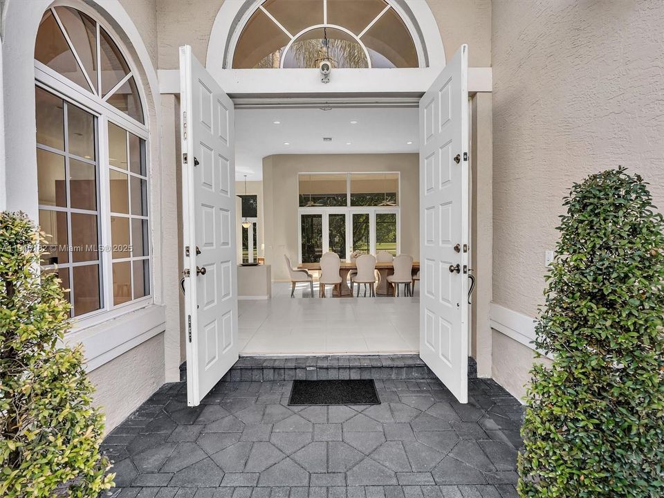 For Sale: $2,170,000 (5 beds, 5 baths, 3857 Square Feet)